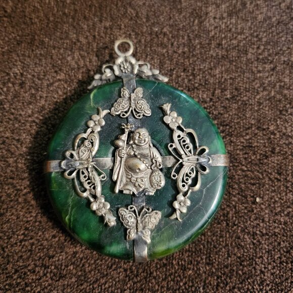 Chinese Jade and Silver Pendant, "Buddha Motif" - Picture 2 of 2